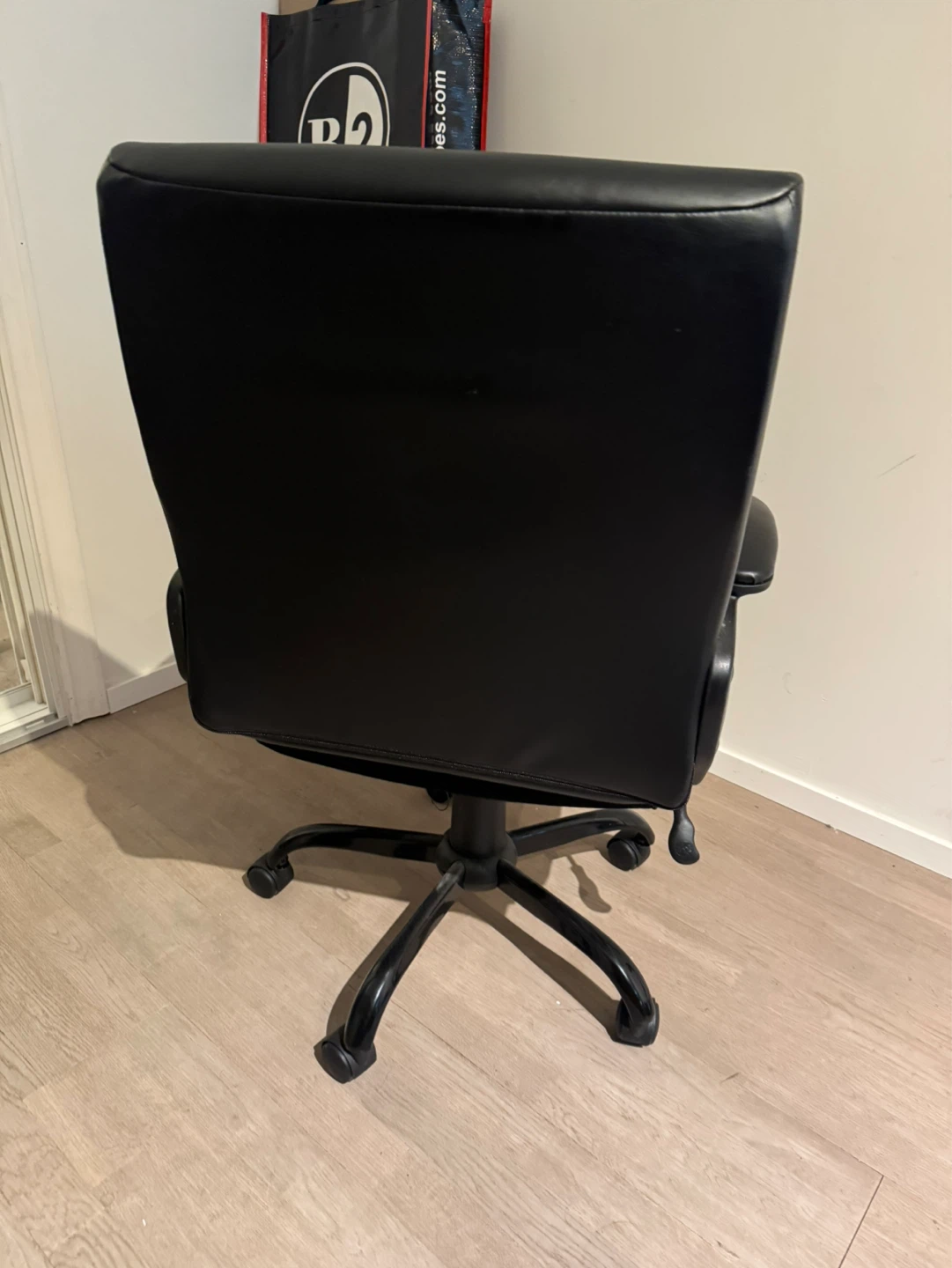 Black Office Chair - photo 3
