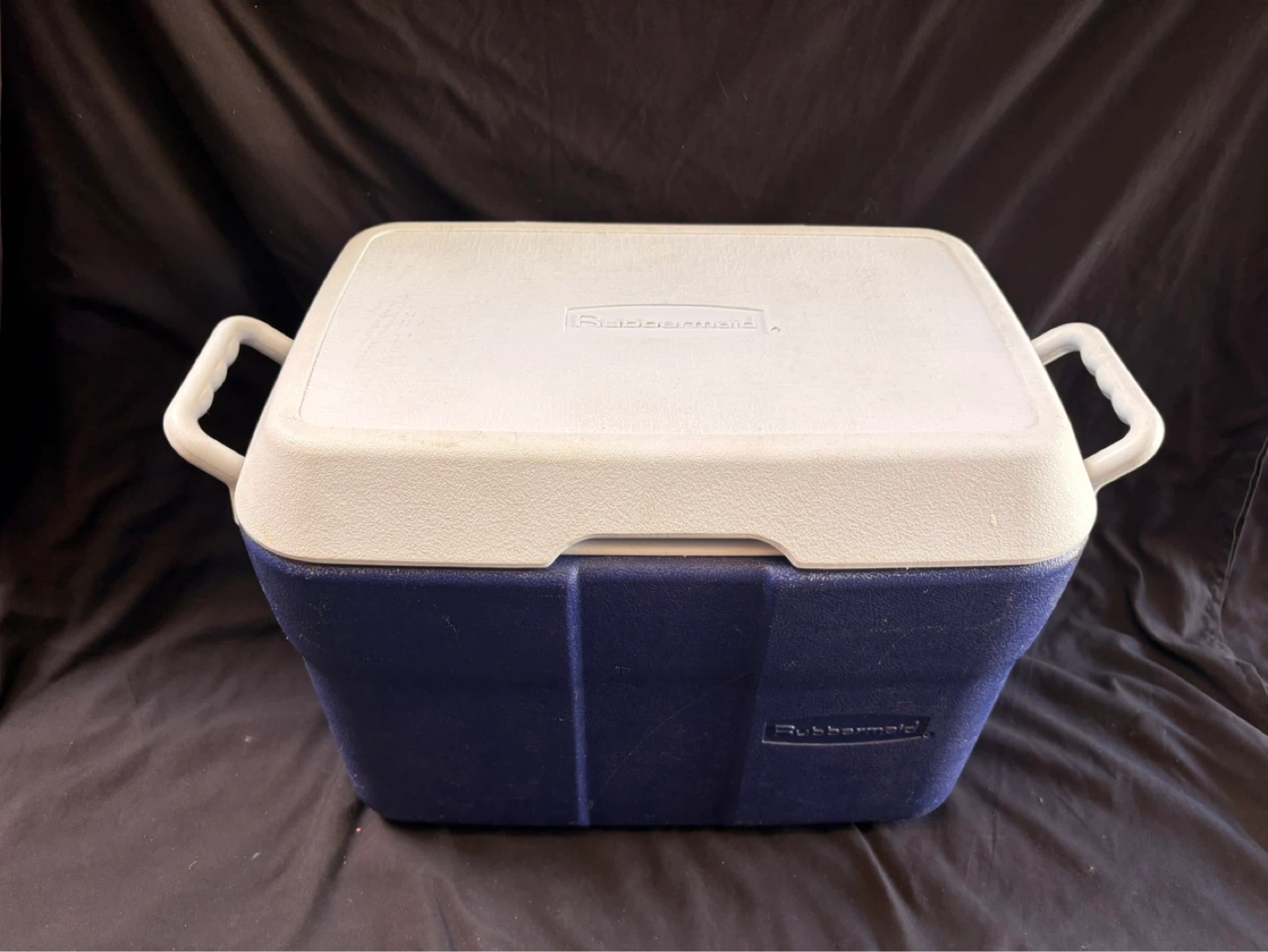 Rubbermaid Cooler - photo 2