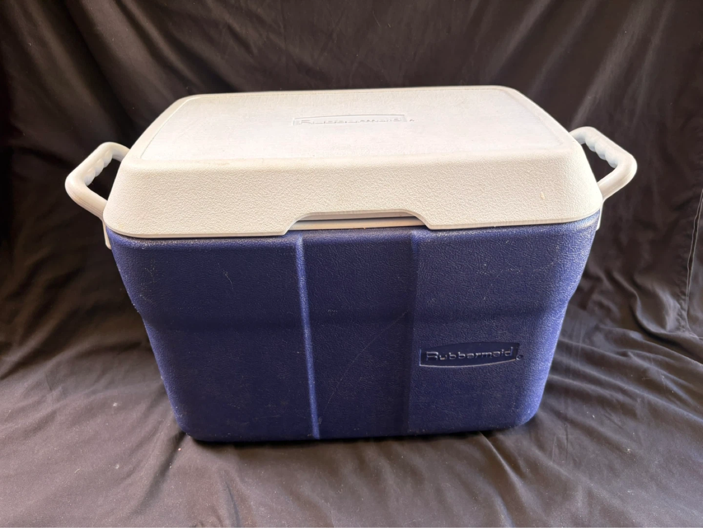Rubbermaid Cooler