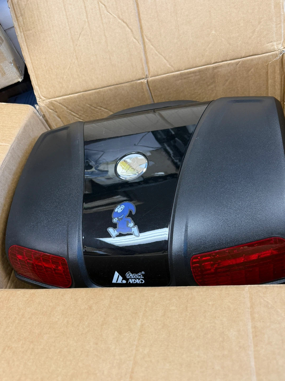 AUTOINBOX Motorcycle Rear Top Box - photo 2