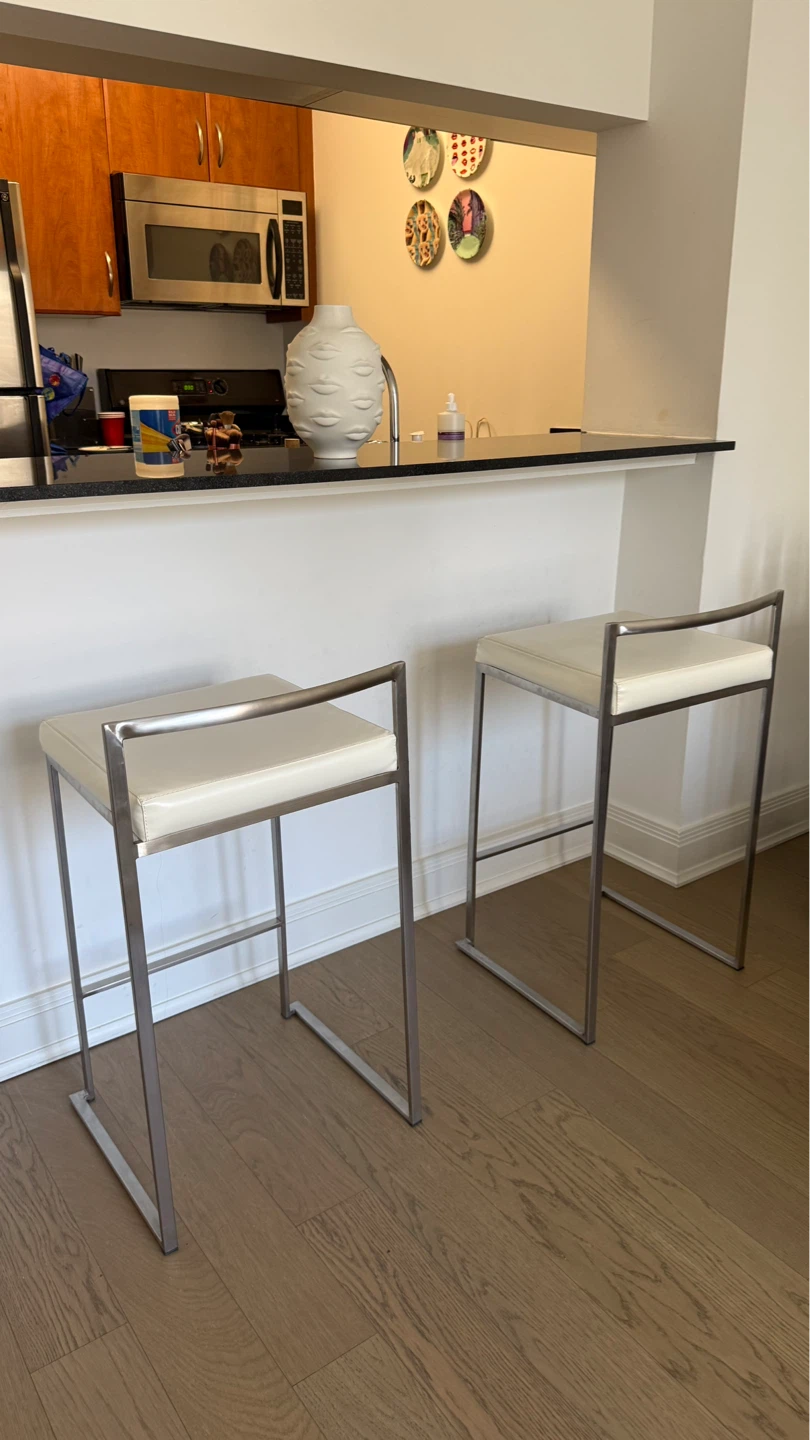 Set of 2 White Faux Leather Bar Stools with Metal Frame - photo 2