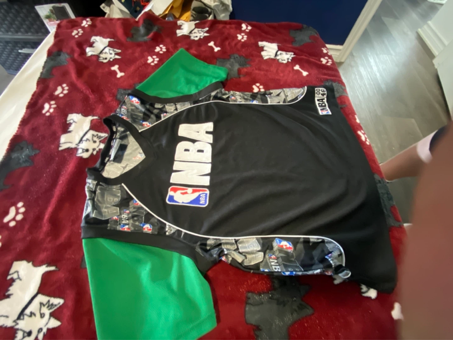Boys Large (maybe 12+) NBA jersey material shirt - photo 2