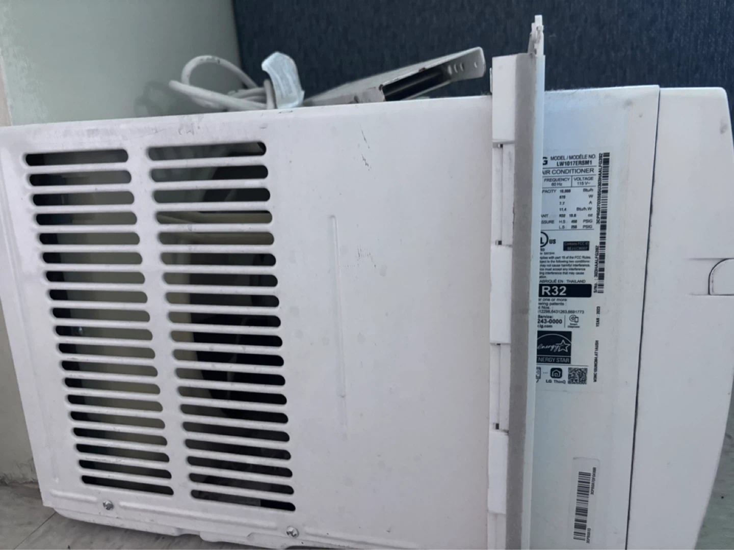 LG Window Air Conditioner - photo 3