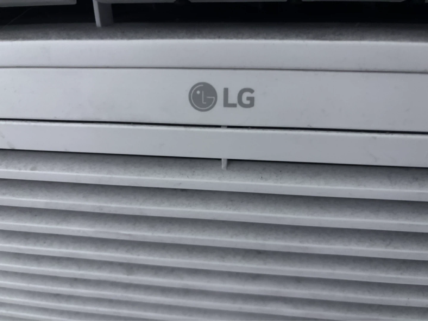 LG Window Air Conditioner - photo 2