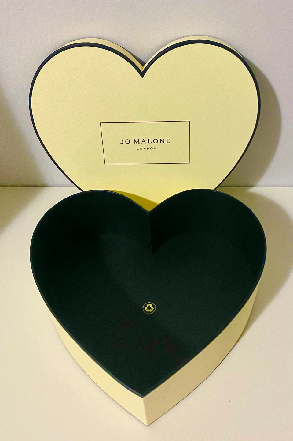 Jo Malone London Heart Shaped Gift Box - photo 2