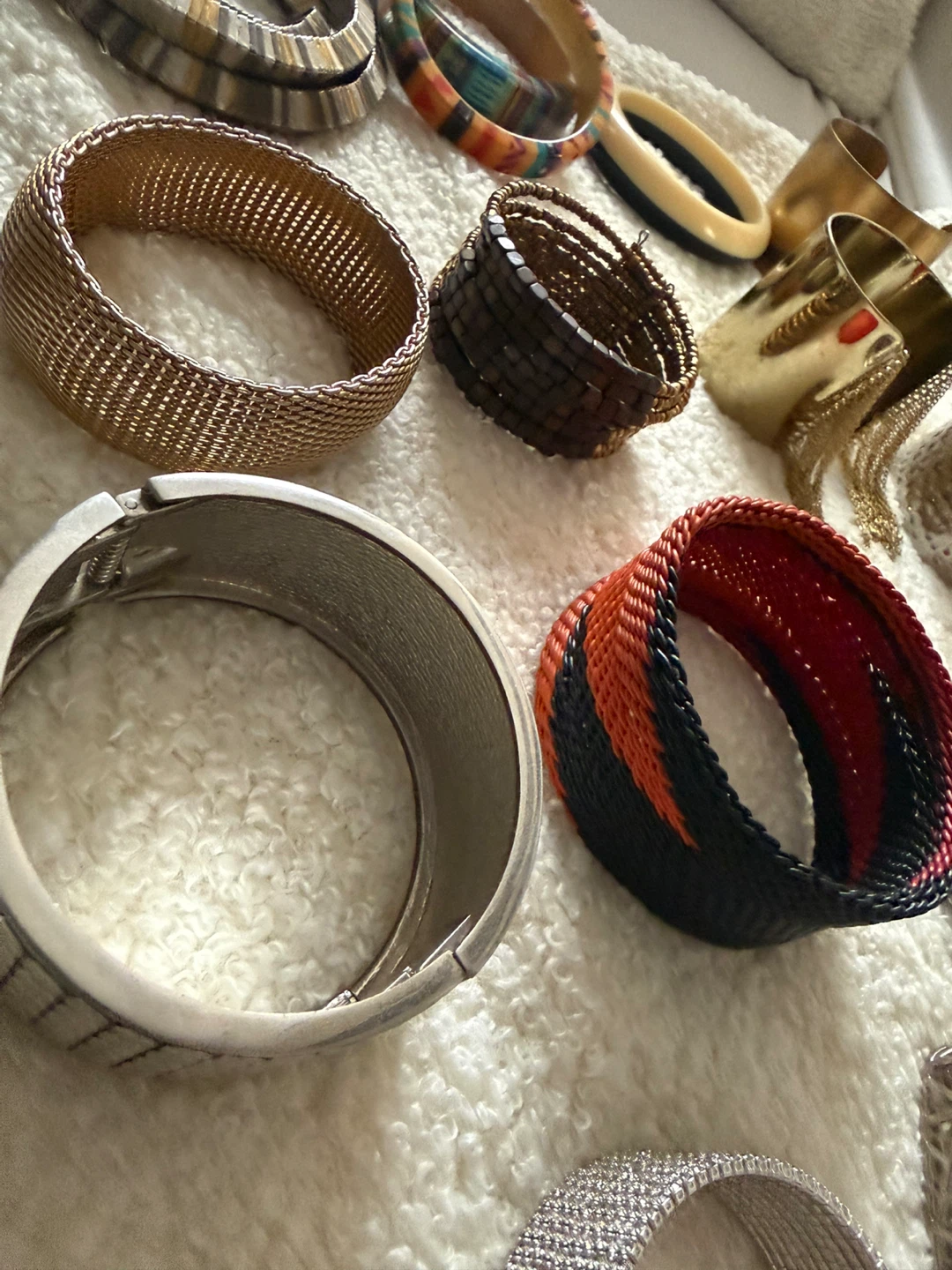 Assorted Women's Bracelets and Necklaces Set 25+ - photo 4