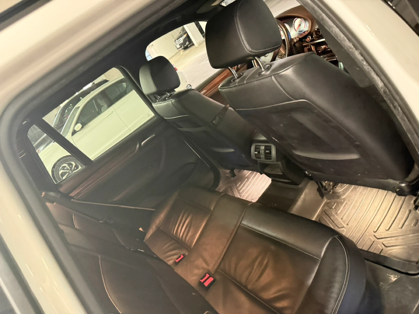 BMW X3 Interior - photo 4