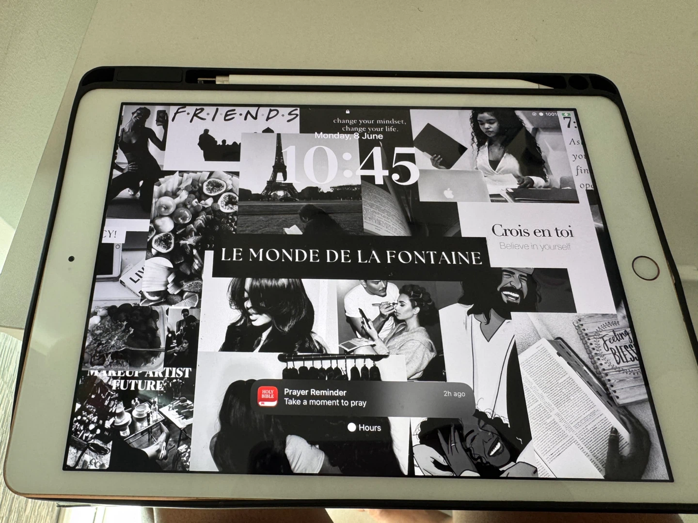 Apple iPad 8th generation with Apple Pencil, charger and case