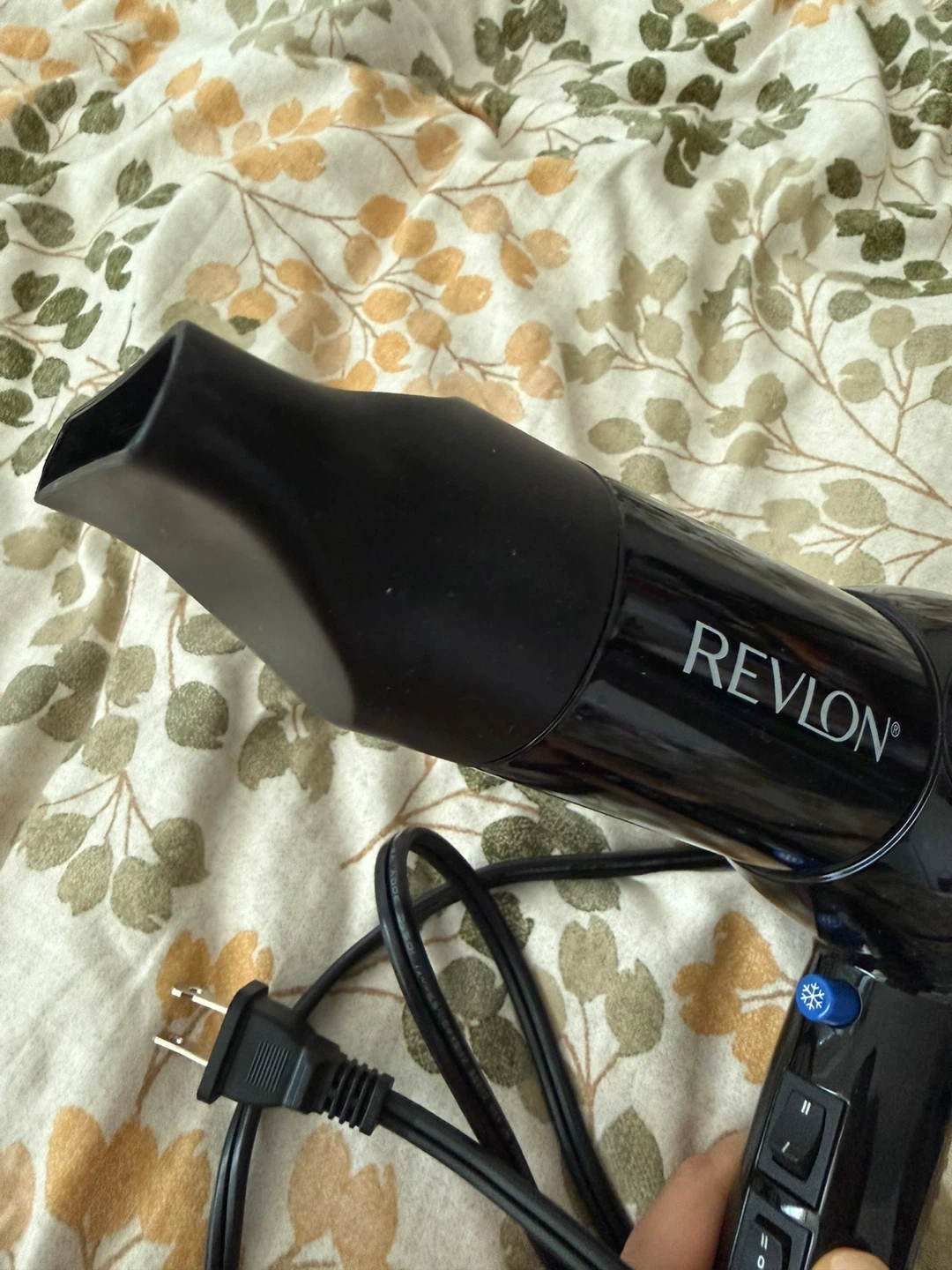 Revlon RV544FBLK Ionic Hair Dryer - photo 2