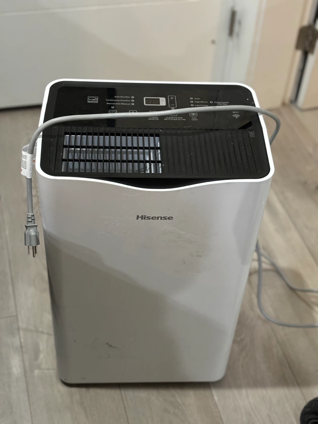 Hisense 50-pint dehumidifier - photo 2