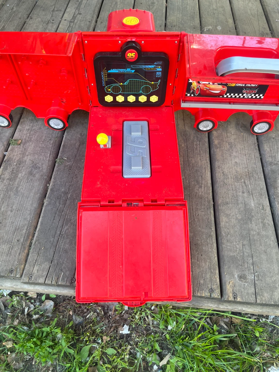 Lightning McQueen 95 Red Truck Carrying Case - photo 5