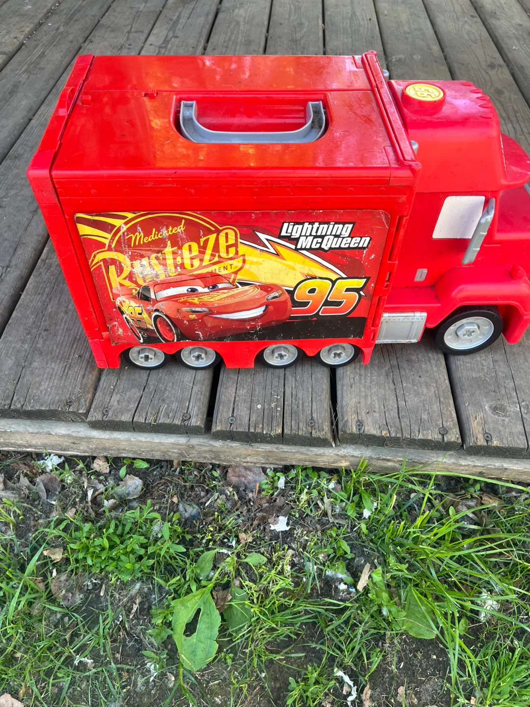 Lightning McQueen 95 Red Truck Carrying Case