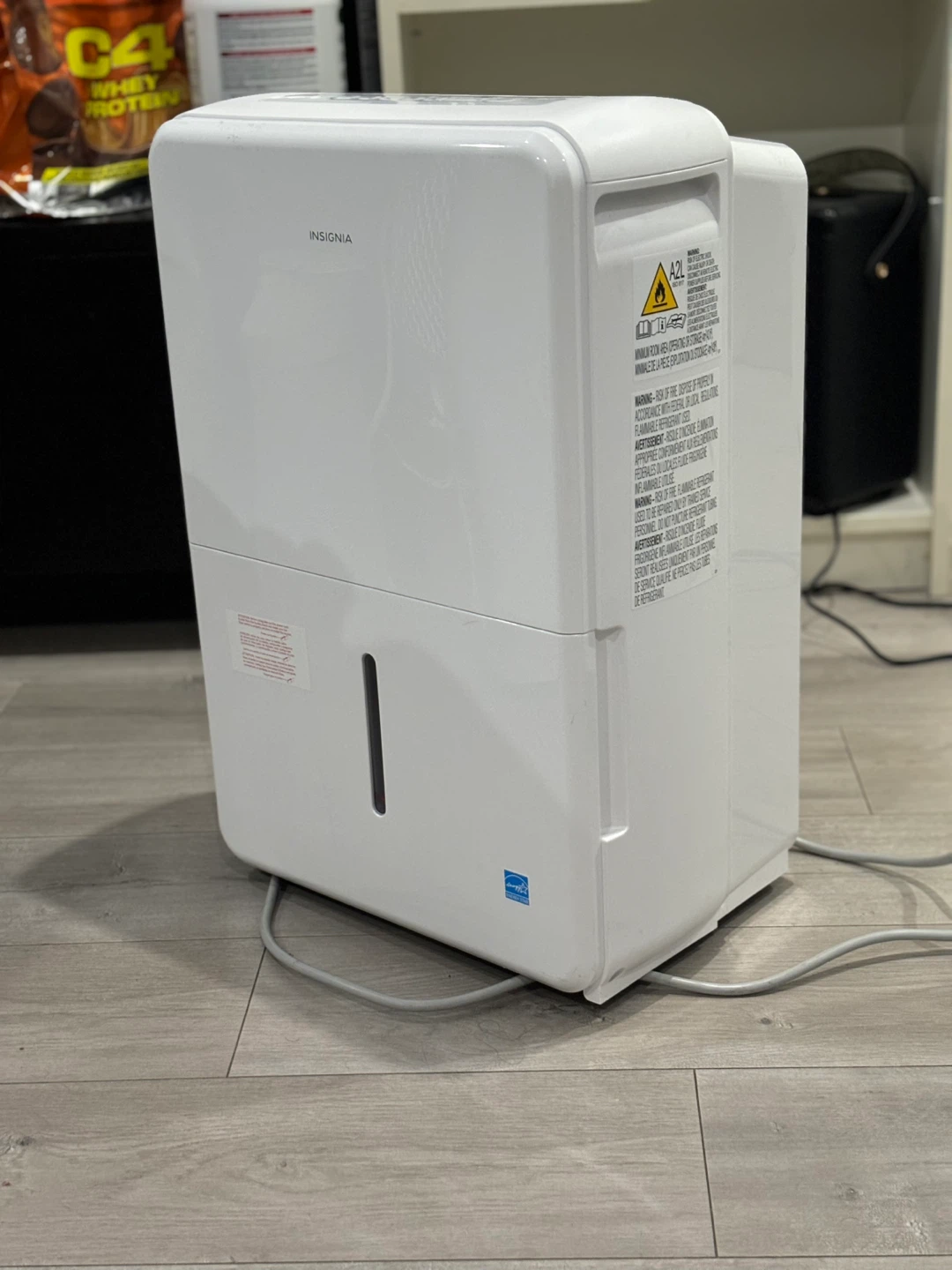 Insignia 35-pint Dehumidifier - photo 2