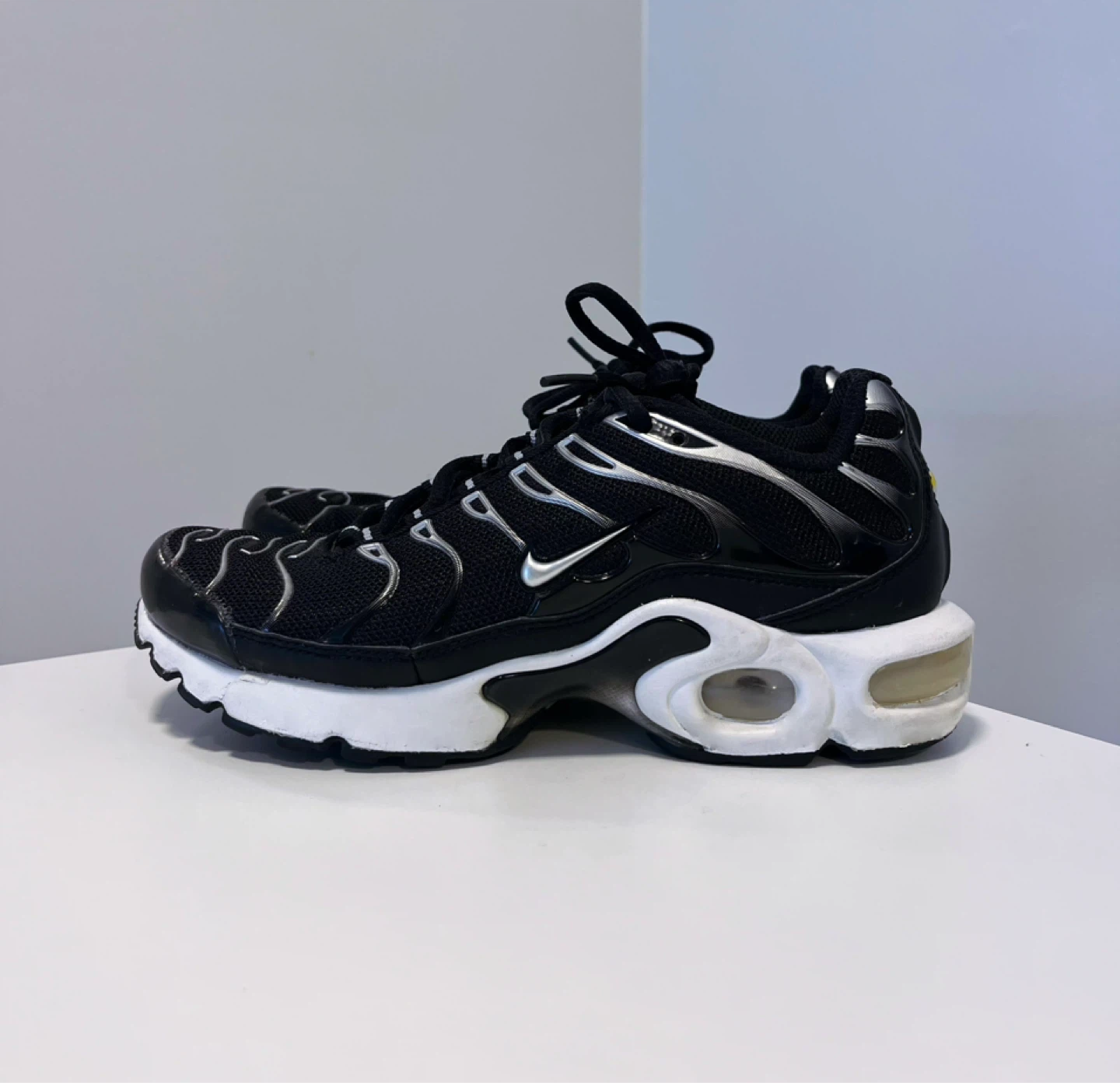 Nike Air Max Plus TN SE Running Shoes- Size EU36/23cm - photo 2