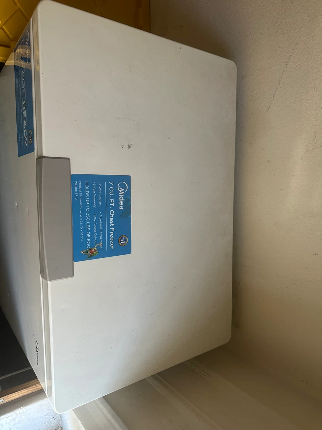 Midea 7 Cu. Ft. Chest Freezer - photo 2