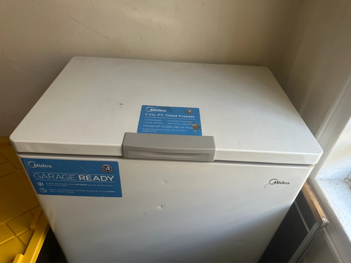 Midea 7 Cu. Ft. Chest Freezer