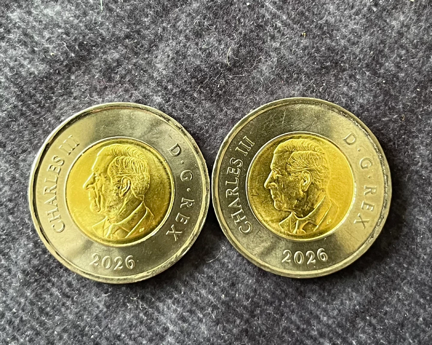 Two Canadian $2 coins - Charles III & CN Tower - photo 2