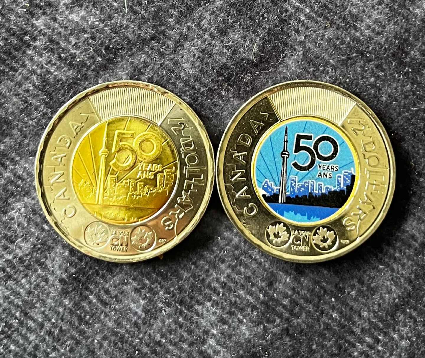 Two Canadian $2 coins - Charles III & CN Tower - photo 5