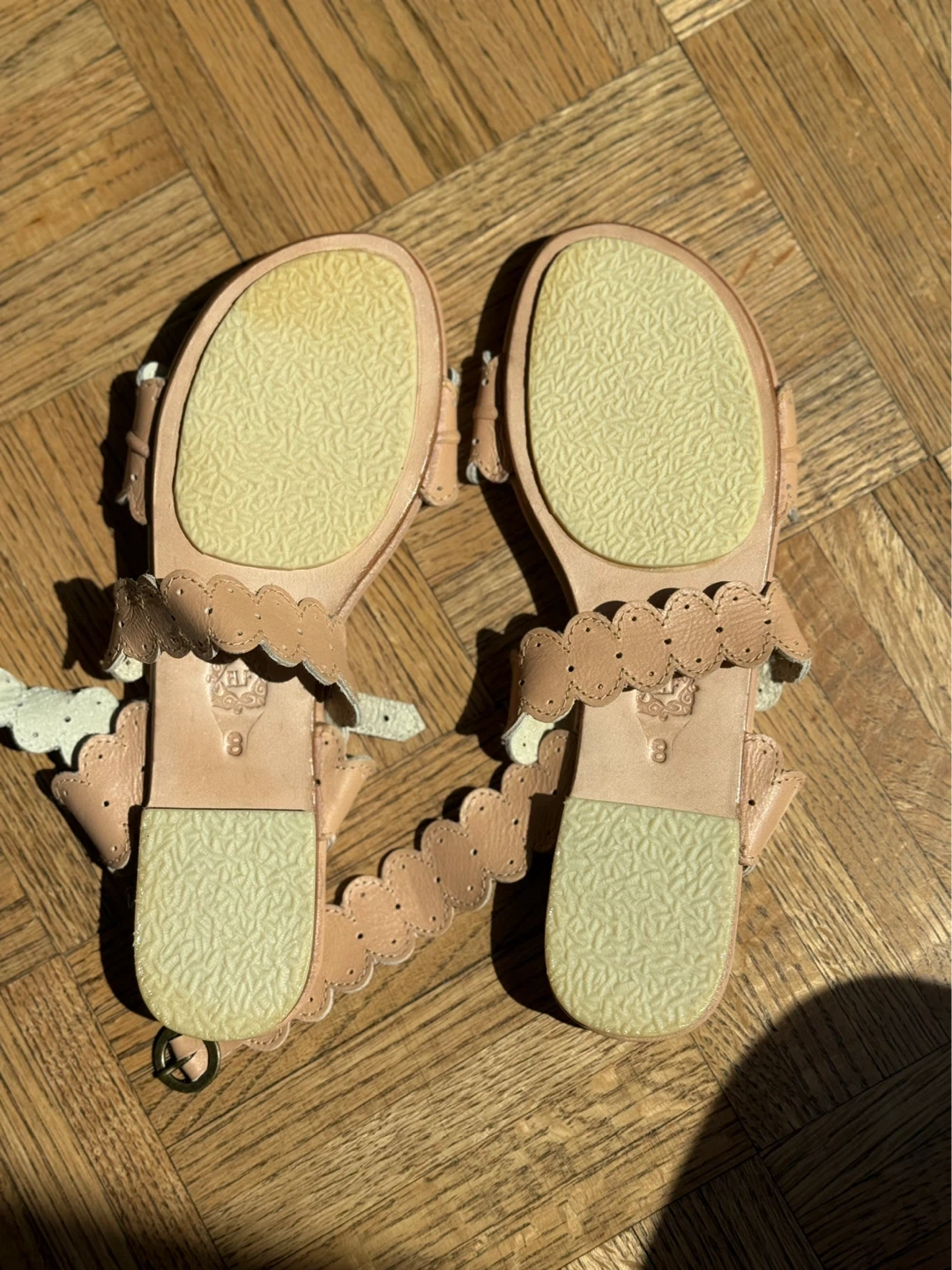 ELF Nirvana Scalloped Leather Sandals Size 8 - photo 2
