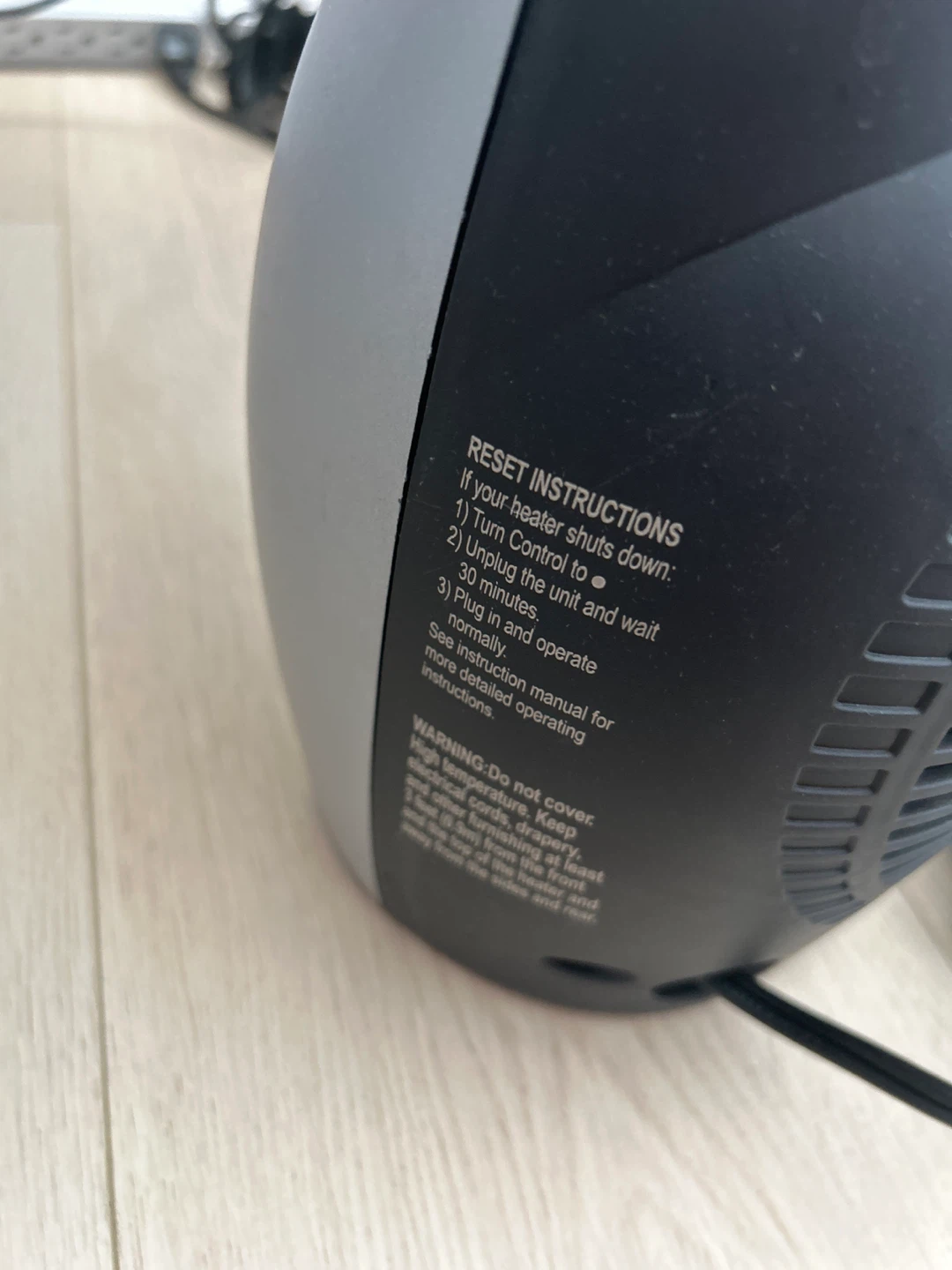 Amazon Basics PTC Heater - photo 4