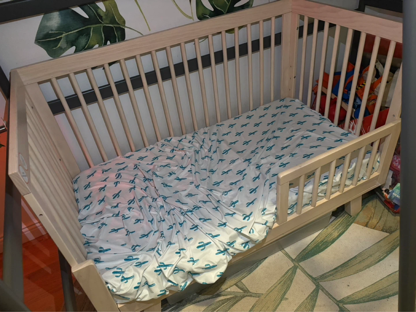 BabyLetto 3 in 1 crib/bed - used