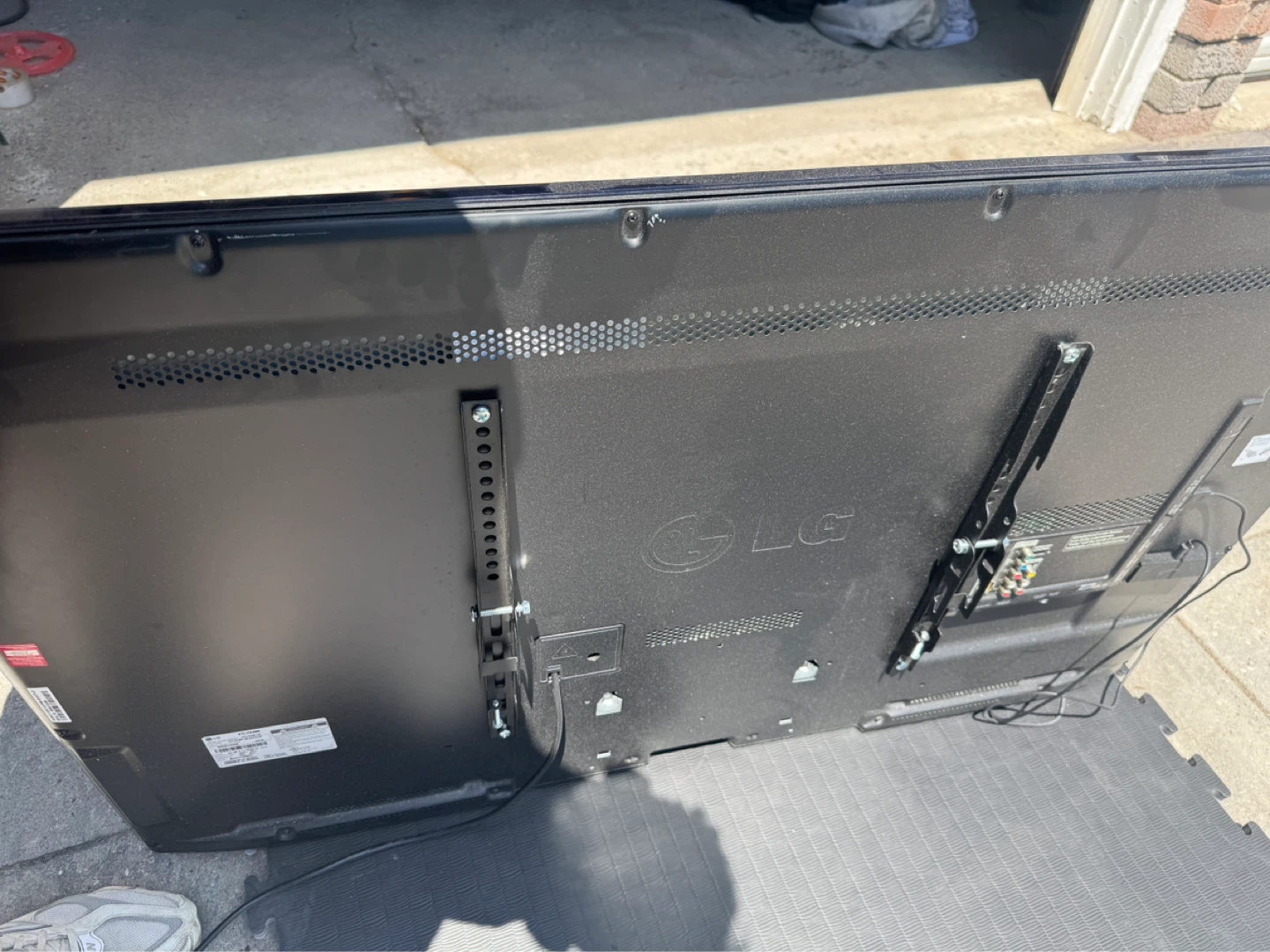 LG 47" Flat Screen TV - photo 2