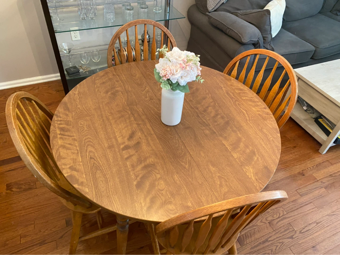 Round Dining Table with 4 Chairs and Leaf - photo 5