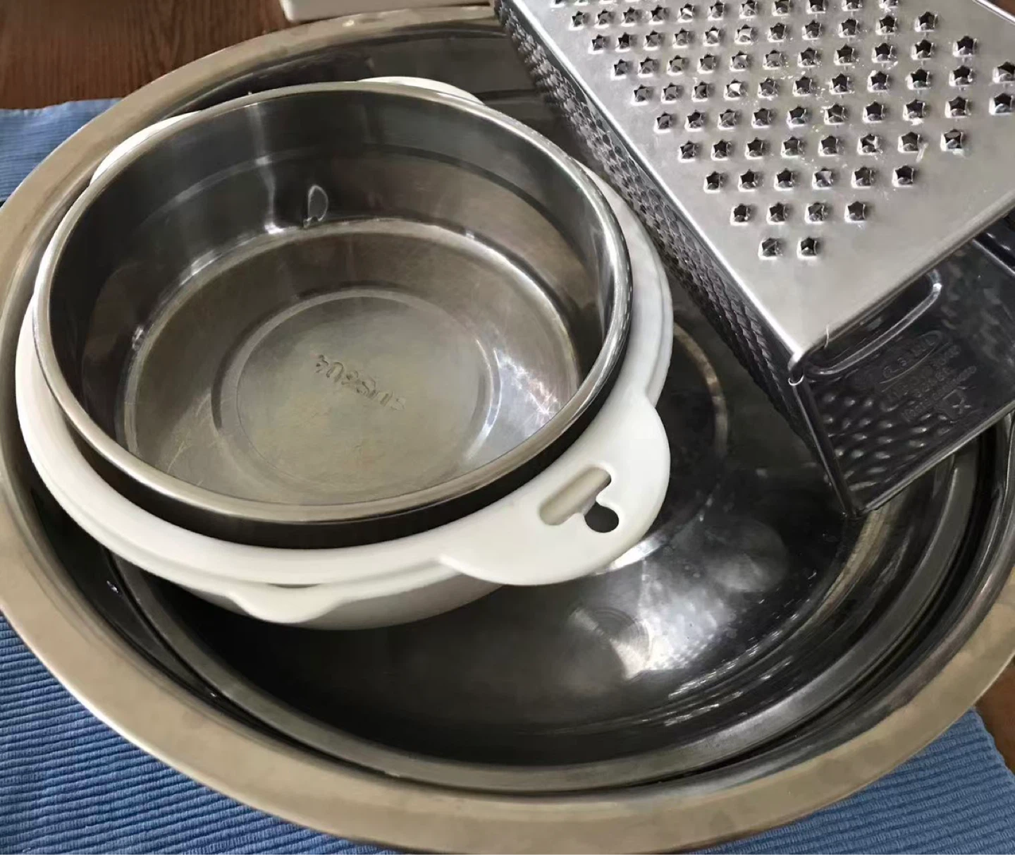 Stainless Steel Mixing Bowls and Grater Set of 7 - photo 2