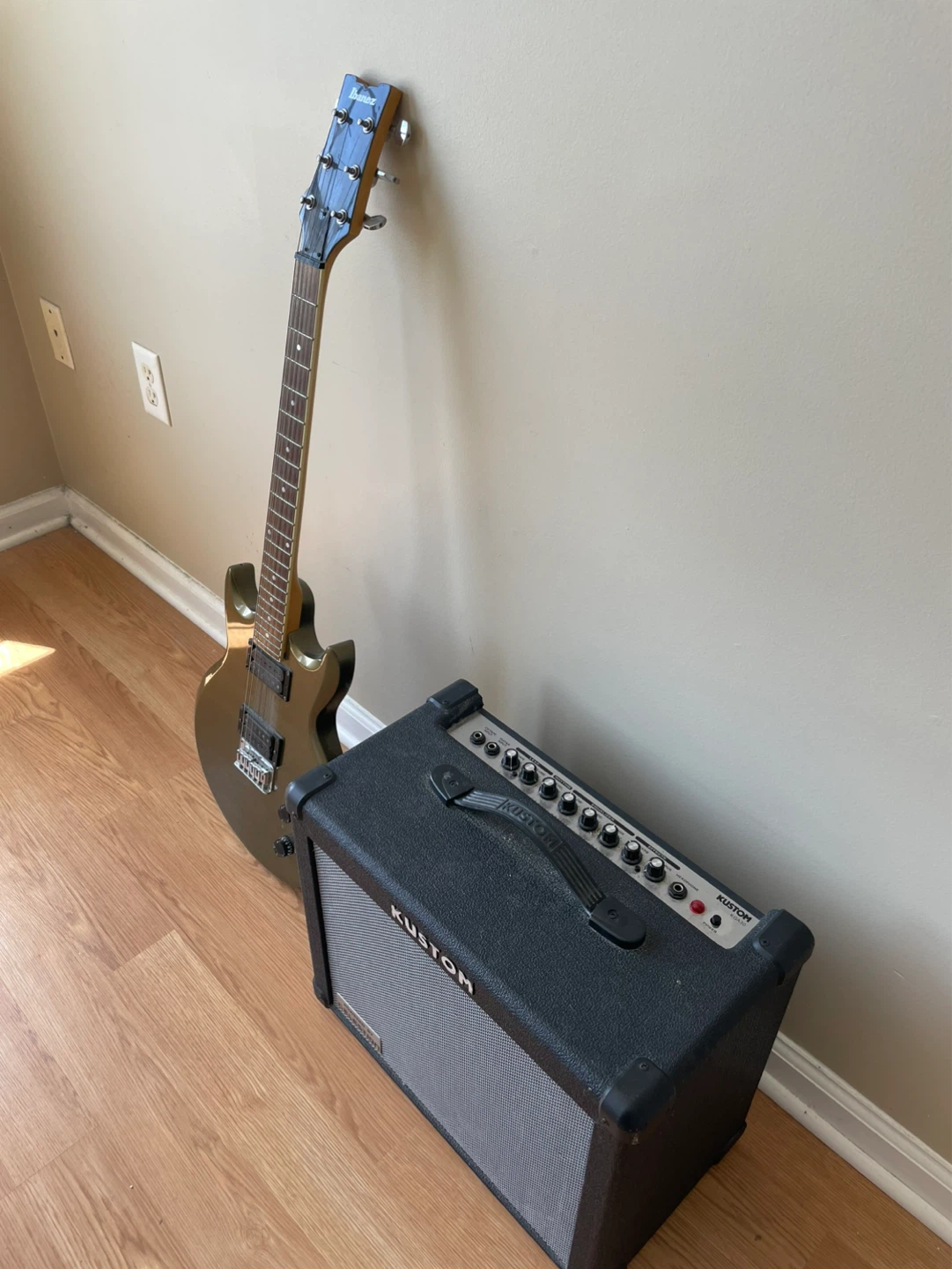 Ibanez Electric Guitar and Kustom KGA30 Amplifier - photo 5