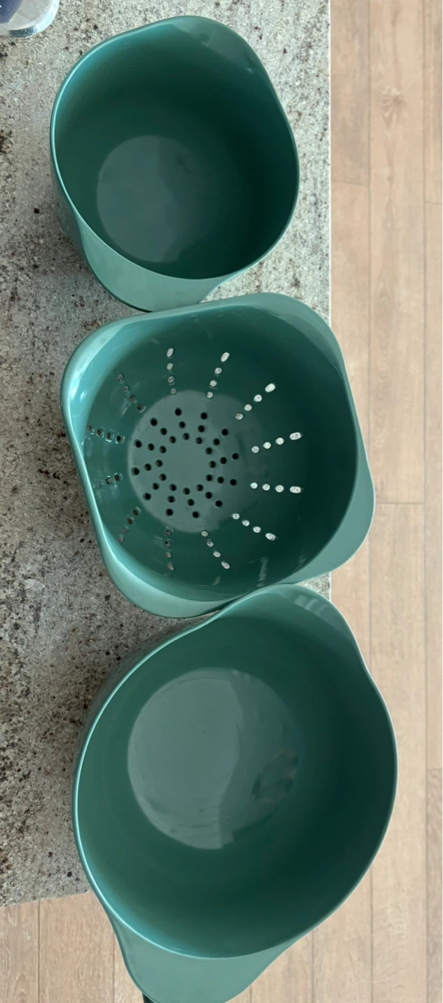 Our Table Mixing Bowls and Colander - photo 2