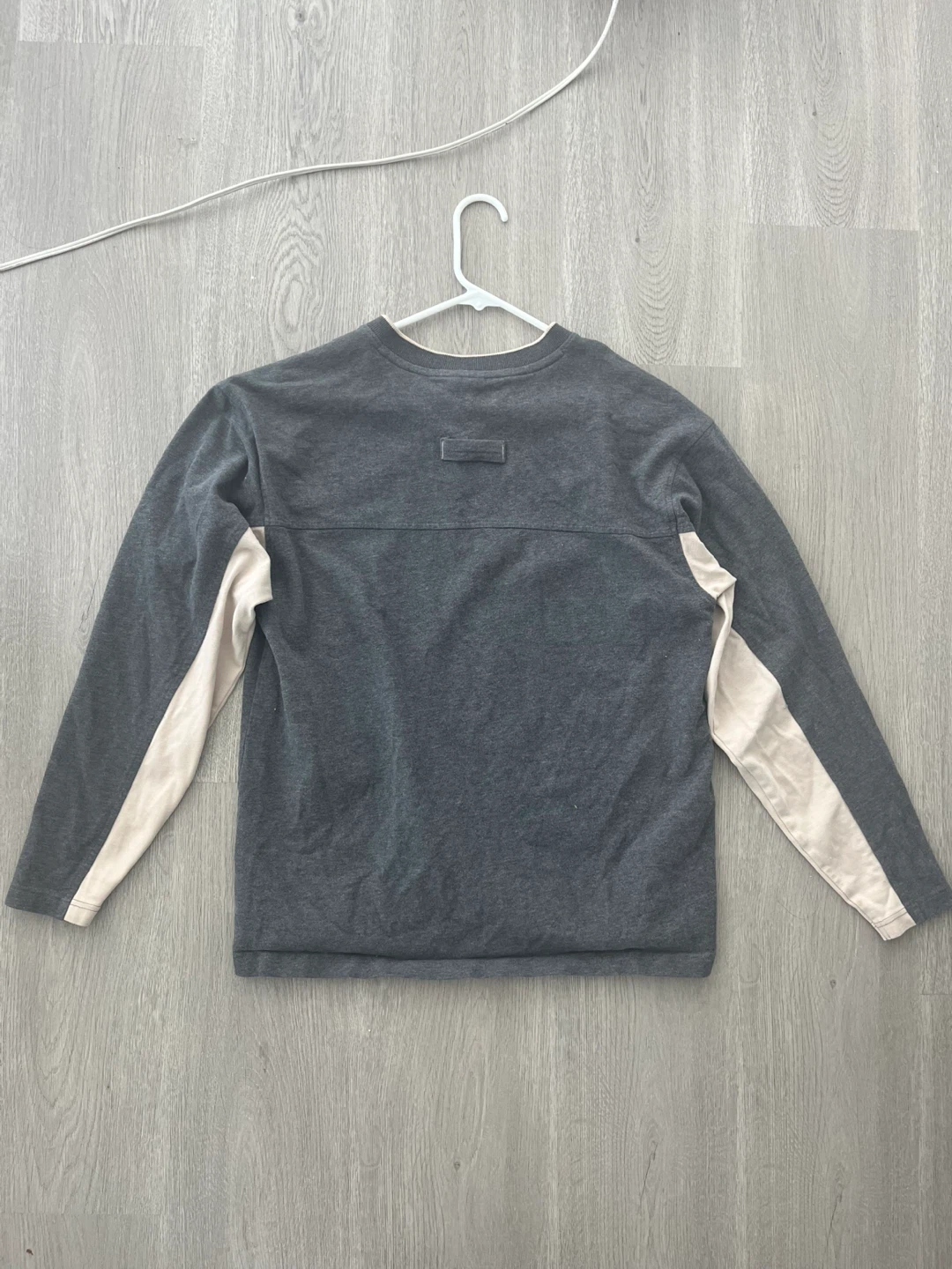 Columbia Long Sleeve V-Neck Shirt - Men's Medium - photo 2