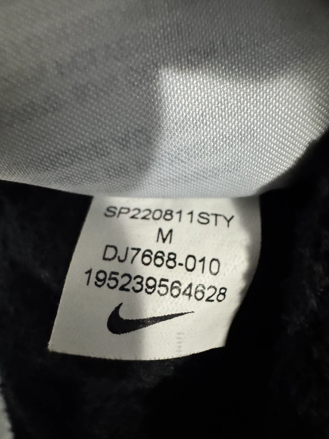 Nike Center Swoosh Pullover Hoodie (medium) - photo 4