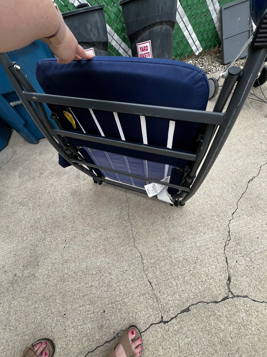 Member’s Mark Portable Folding Rocking Chair in Blue Cove - photo 4
