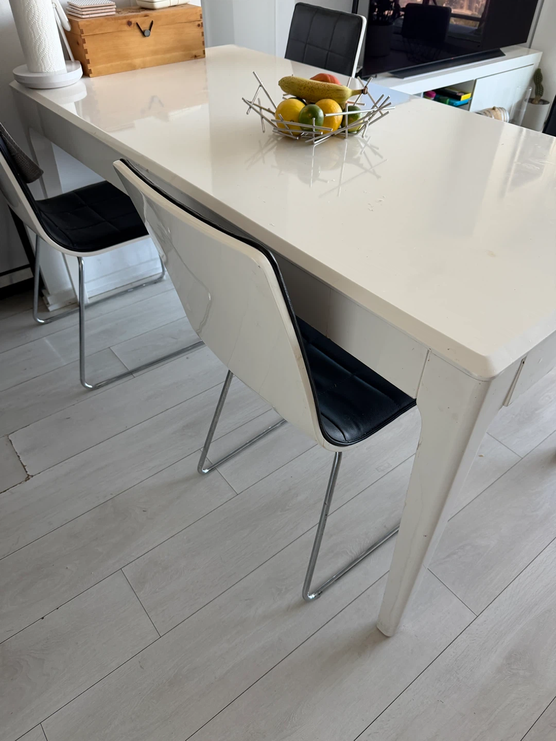 White Dining Table with 4 Chairs KARE