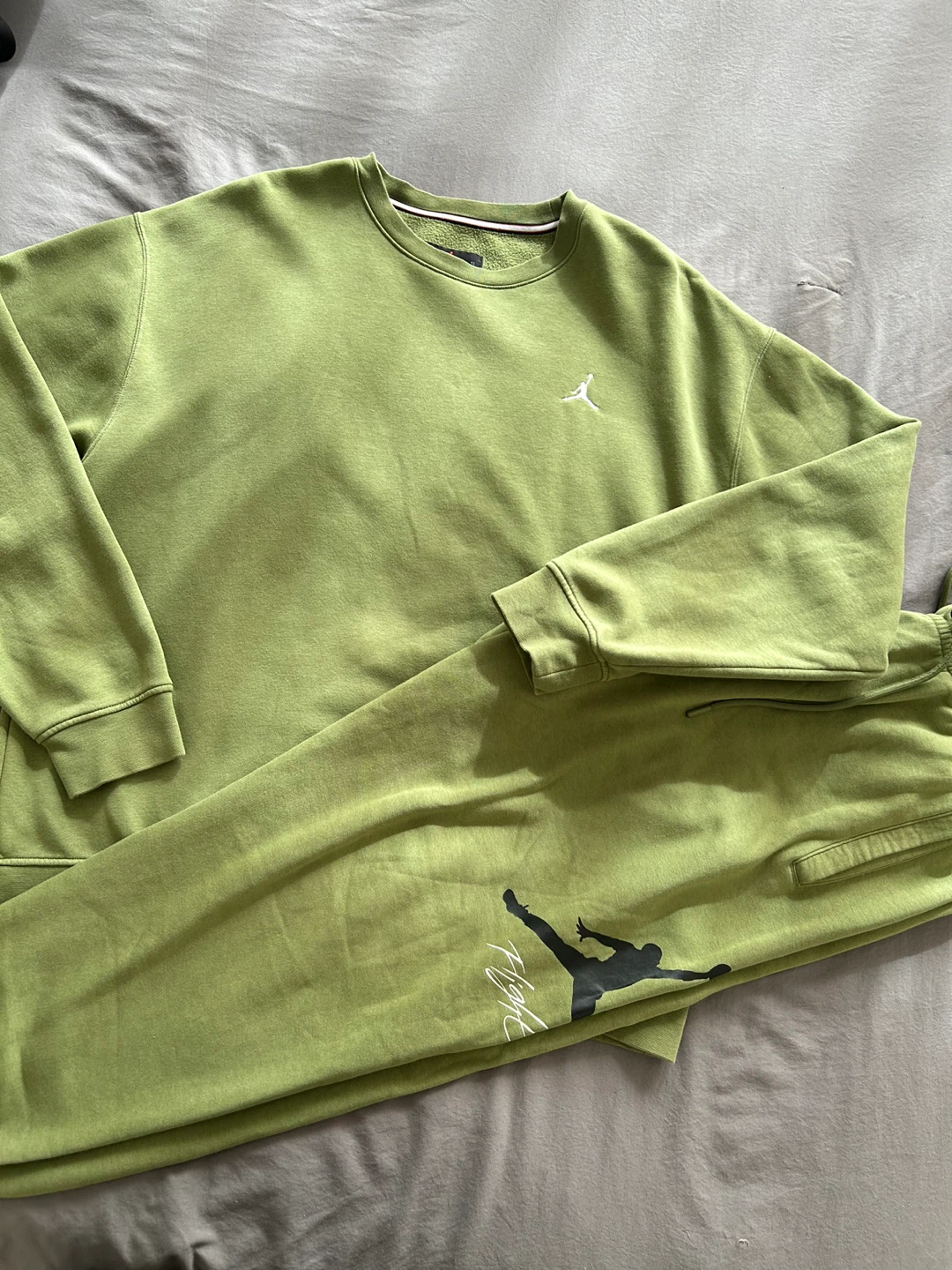 Jordan Sweatshirt and Joggers Set