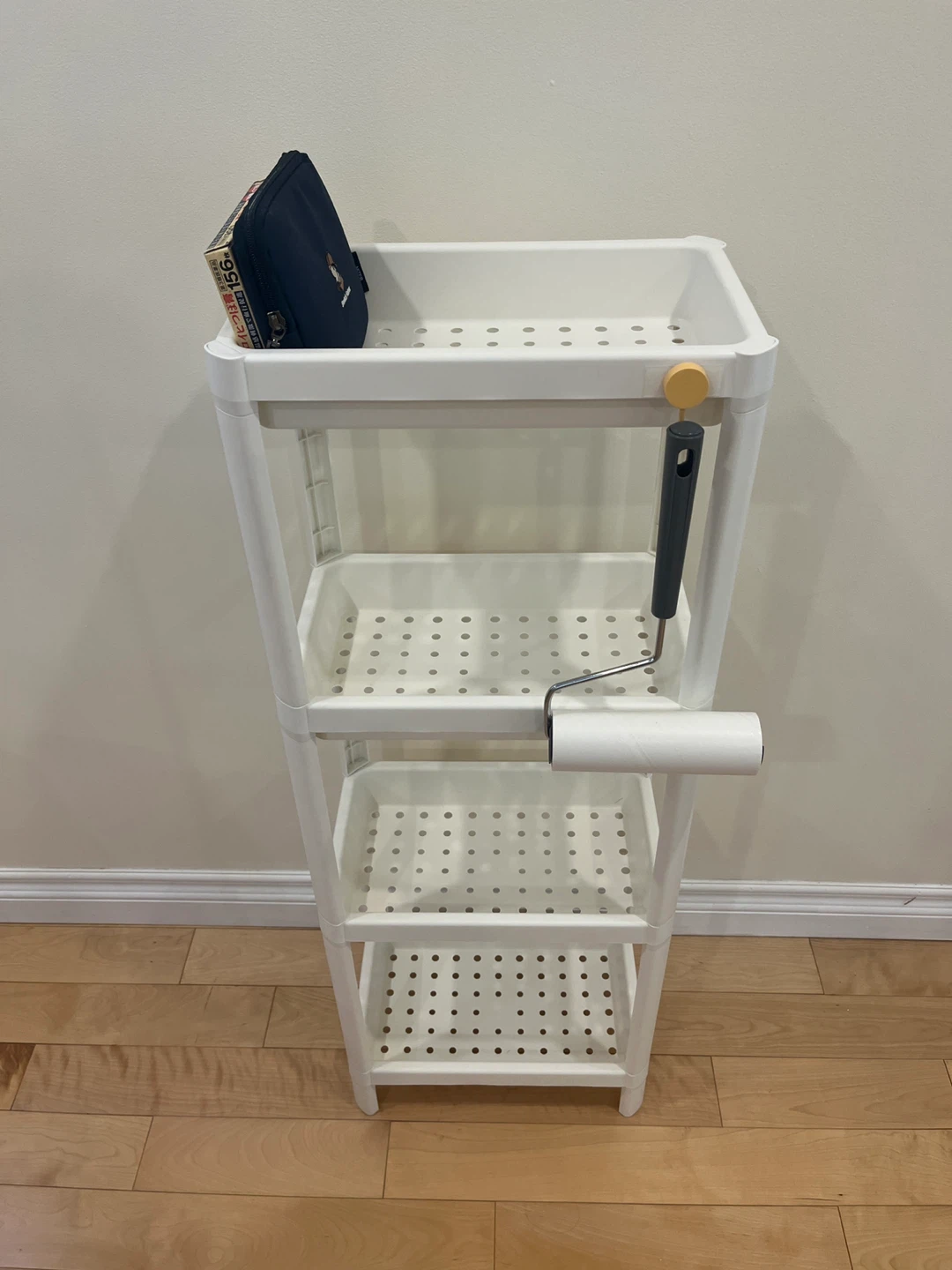 Vacuum + Shelf $25 - photo 3