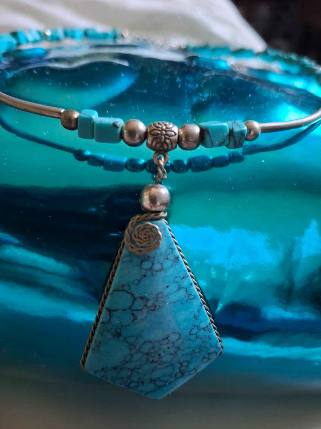 Turquoise pendant necklace with bead detail - photo 5