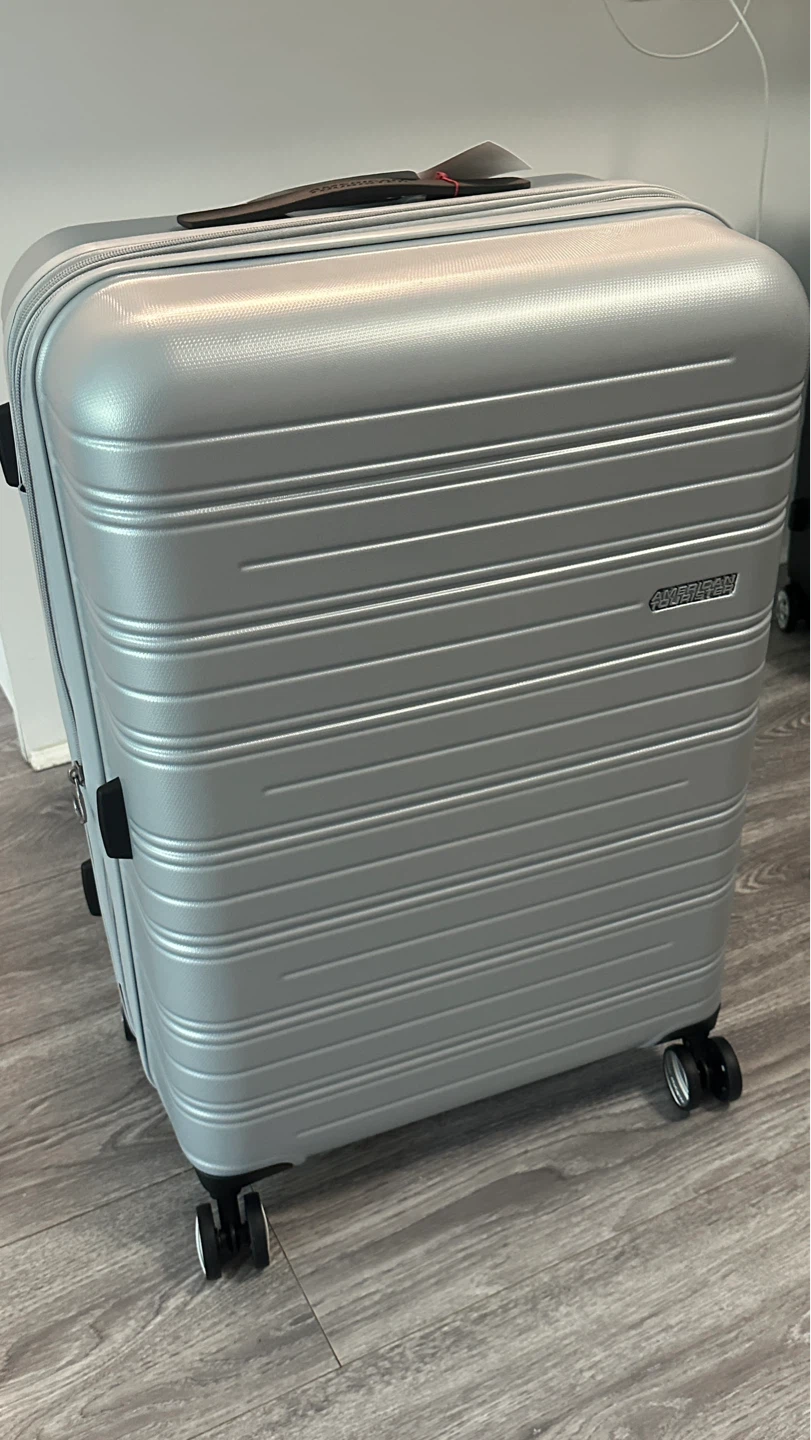 American Tourister High Turn Luggage - photo 2