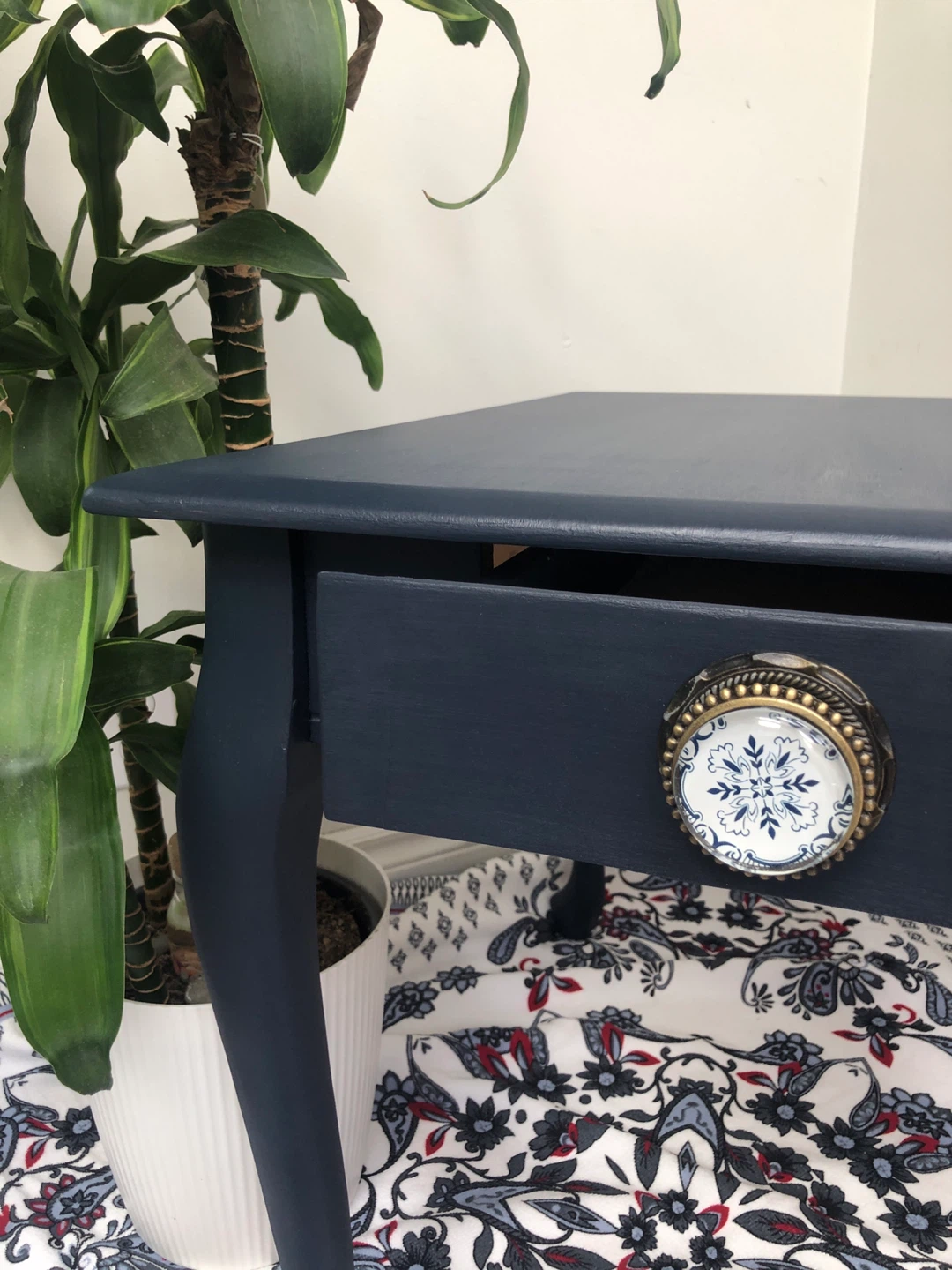 End table - photo 2