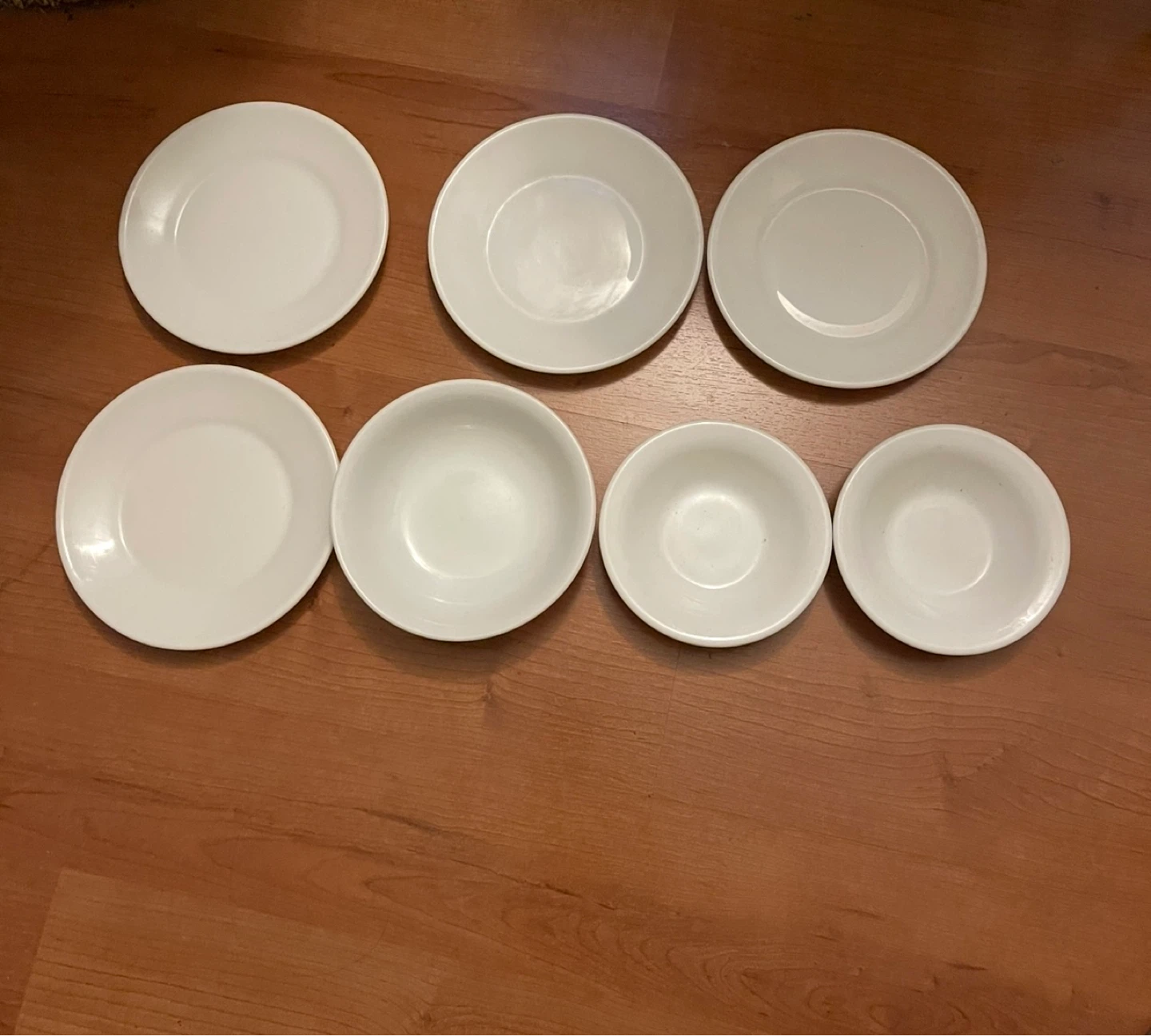 Random small plates and small bowls