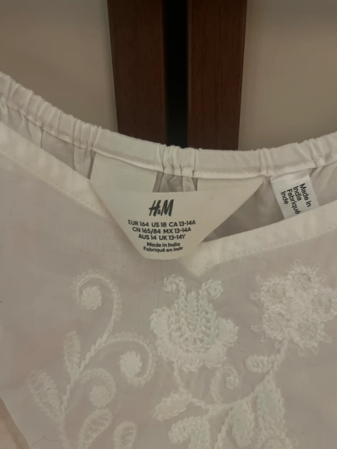 White embroidered H&M top - photo 3