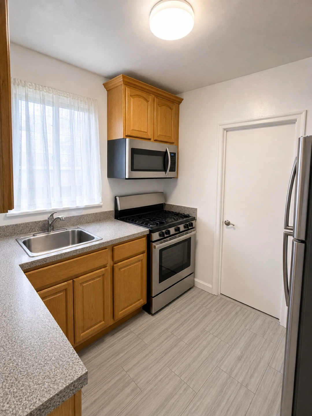 2 bedroom apt for rent July 1st - photo 3