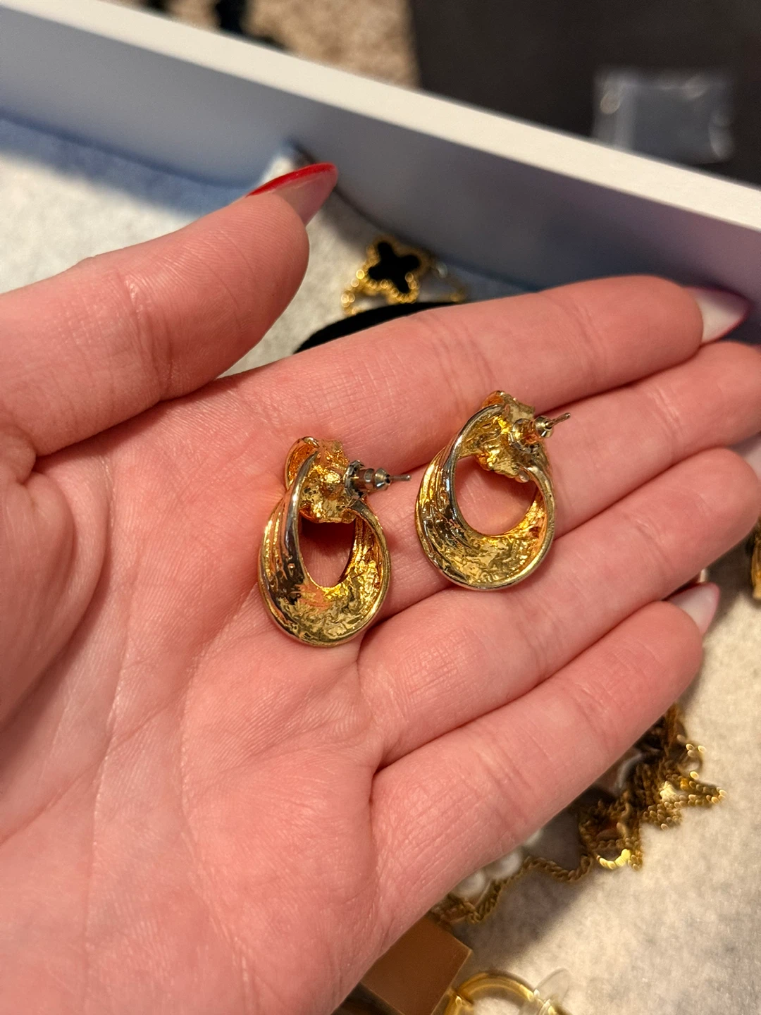 Vintage Gold Oval Hoop Earrings - photo 4