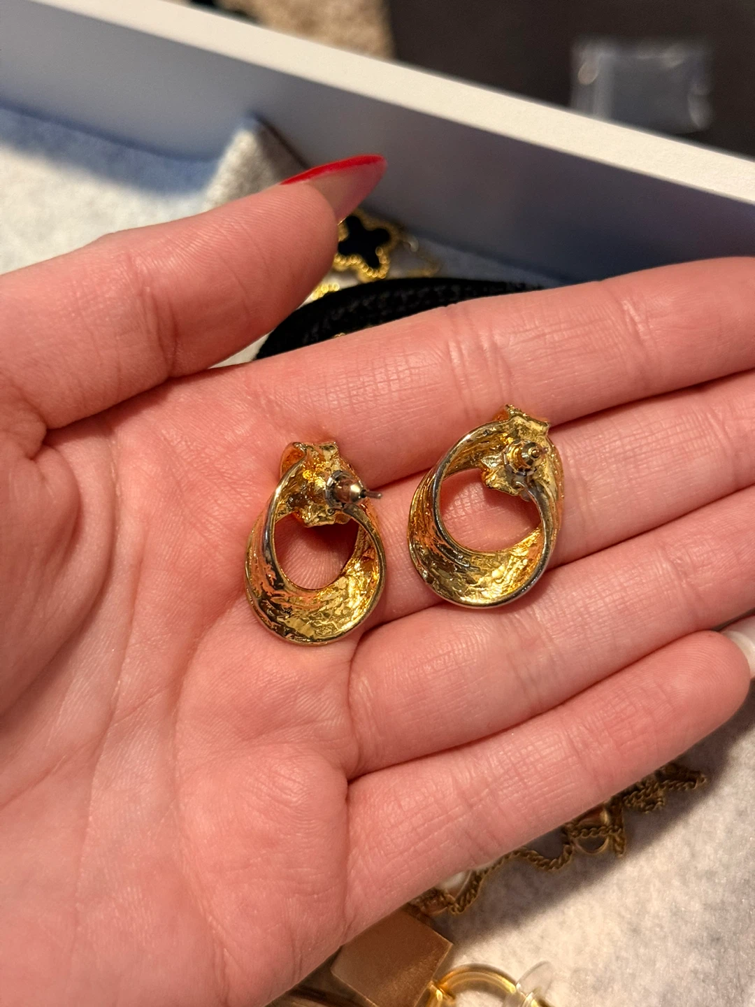 Vintage Gold Oval Hoop Earrings - photo 3