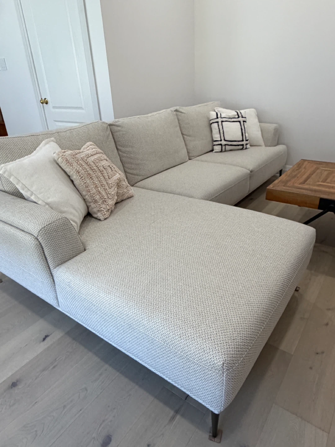 Structube 'Victor' Sectional Sofa – Like New! - photo 4