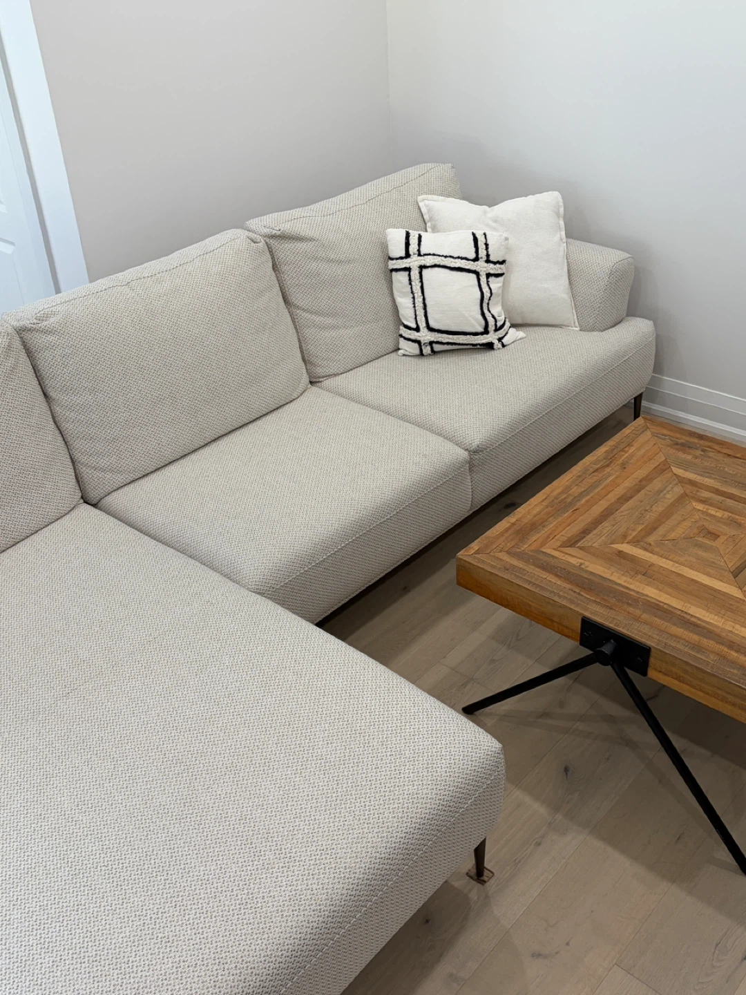Structube 'Victor' Sectional Sofa – Like New!