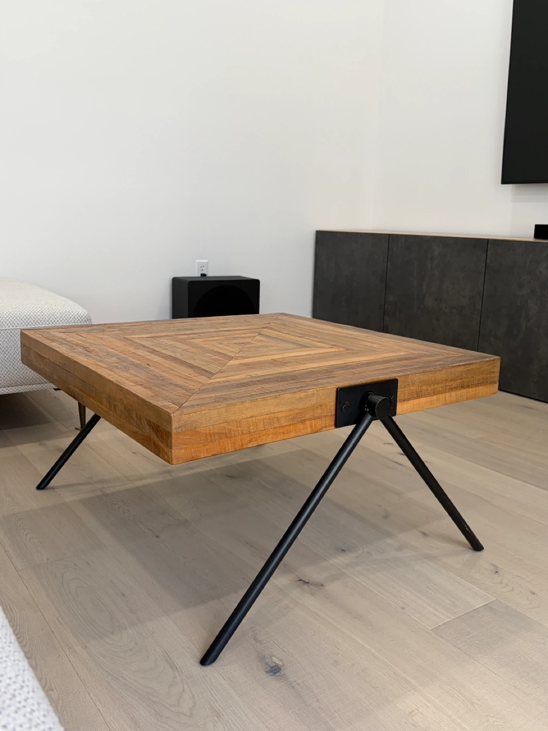 Structube Coffee Table – Excellent Condition! ($45) - photo 5
