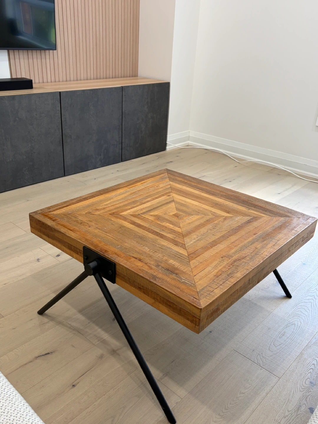 Structube Coffee Table – Excellent Condition! ($45) - photo 2