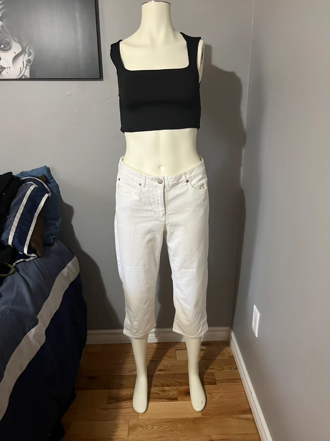 Studio by Liz Claiborne  Capris Size 8