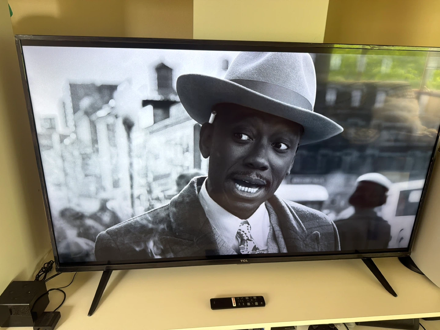 TCL Smart TV 50” Perfect conditions - photo 2
